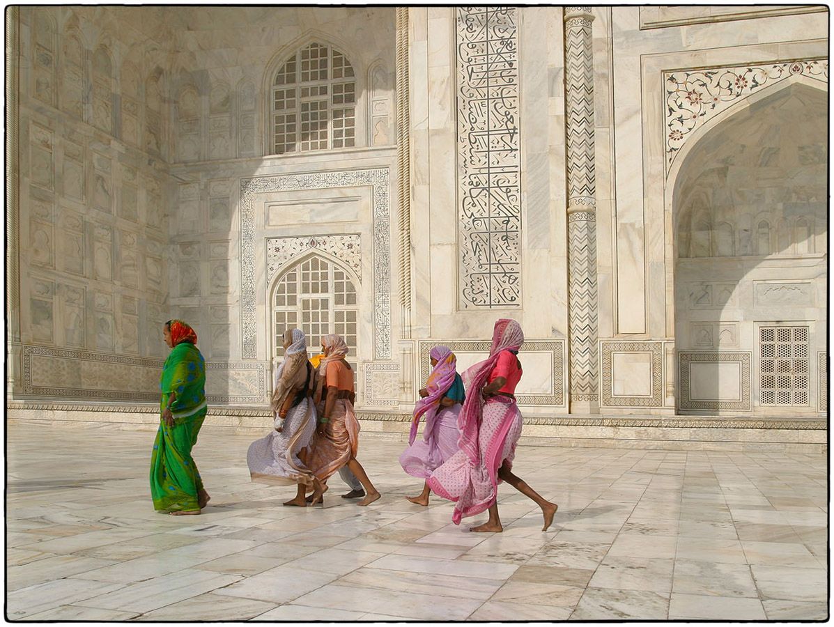 Devant le Taj Mahal -  Photo Alain Besnard